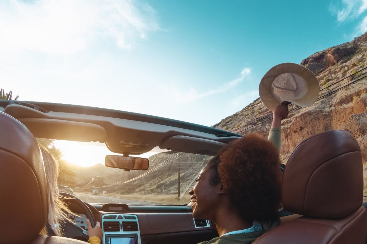 pessoas de carona na blablacar