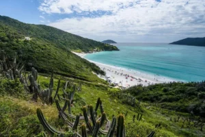 10 praias para você incluir no seu roteiro de viagem, Pontal do Atalaia - RJ