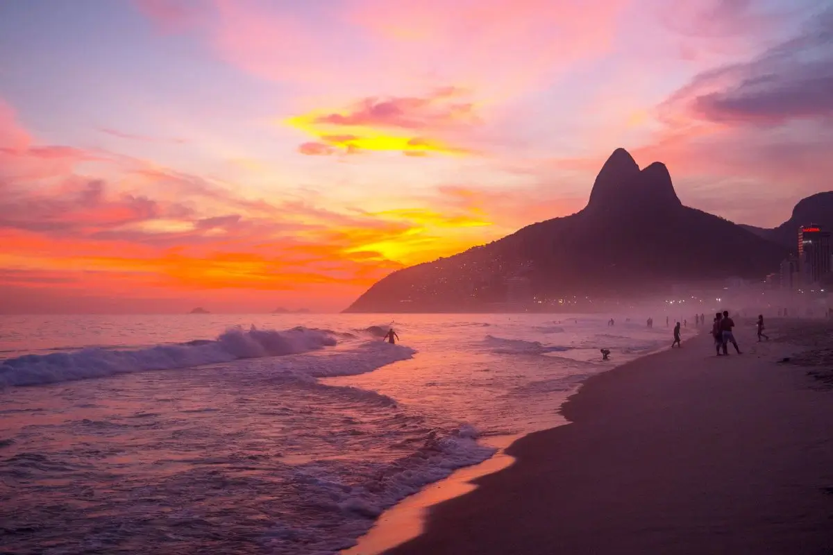 Descubra além da praia de Ipanema: O Guia definitivo para explorar o bairro carioca!