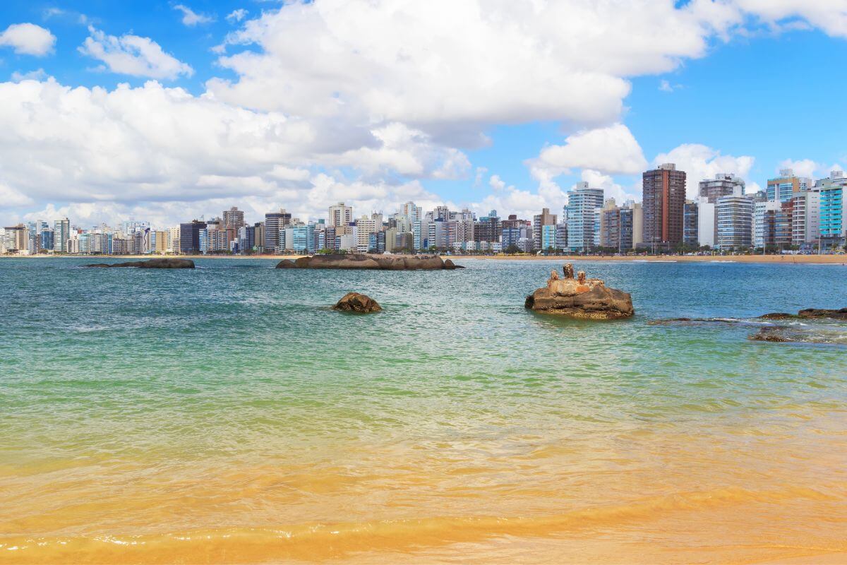 Descubra as 5 melhores praias de Vila Velha