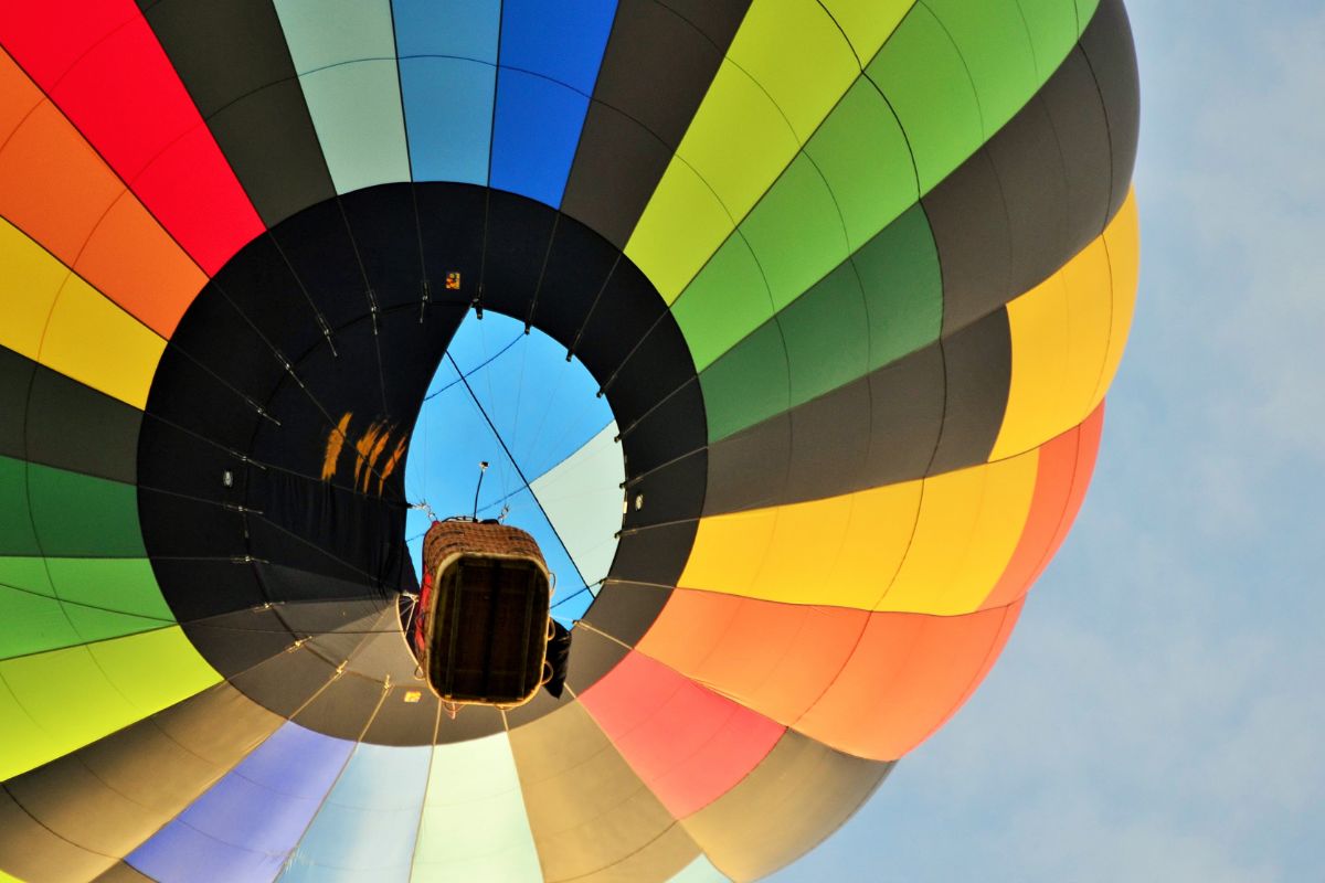 6 cidades para fazer passeio de Balão pelo Brasil