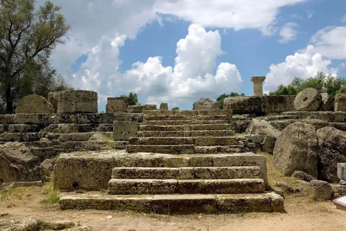 Descobrindo as 7 Maravilhas do Mundo Antigo: Uma Jornada Através da História