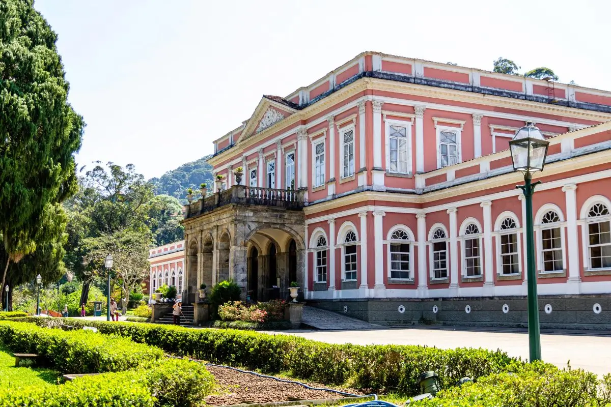 Descubra os 15 melhores pontos turísticos de Petrópolis, RJ!