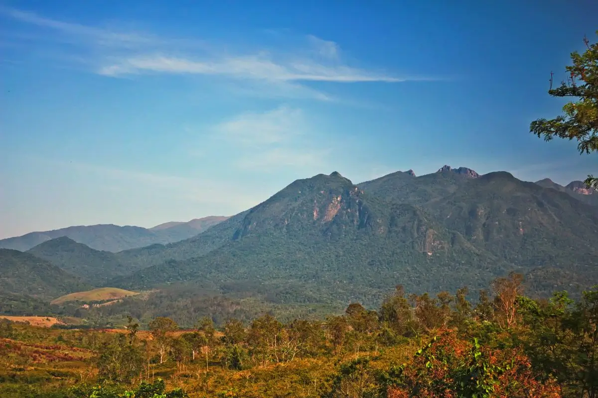 Descubra os melhores pontos turísticos de Penedo, serra da mantiqueira