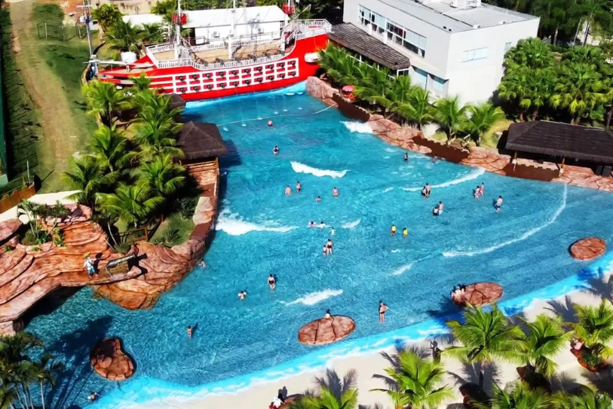 Viva aventuras aquáticas com as crianças no Thermas Water Park em São Pedro