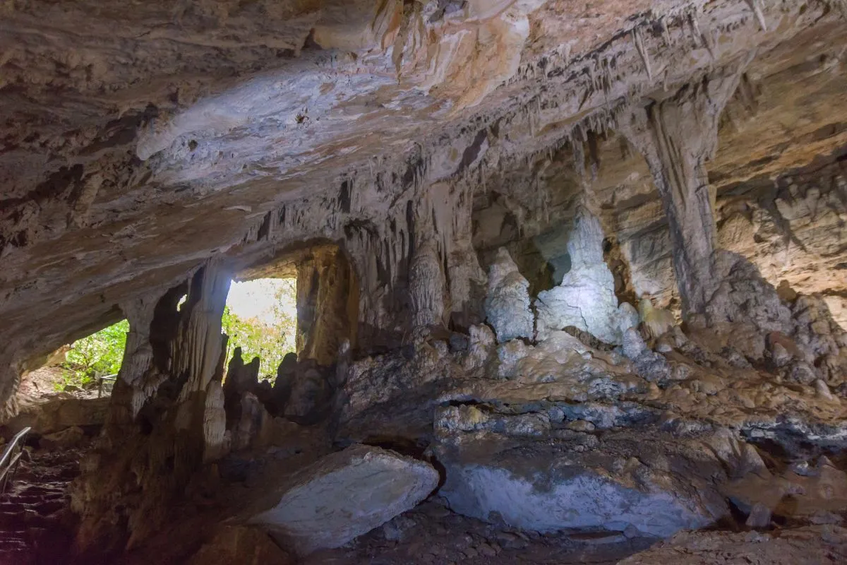 Grutas em Bonito, MS: Guia Completo para mergulhar nas cavernas paradisíacas