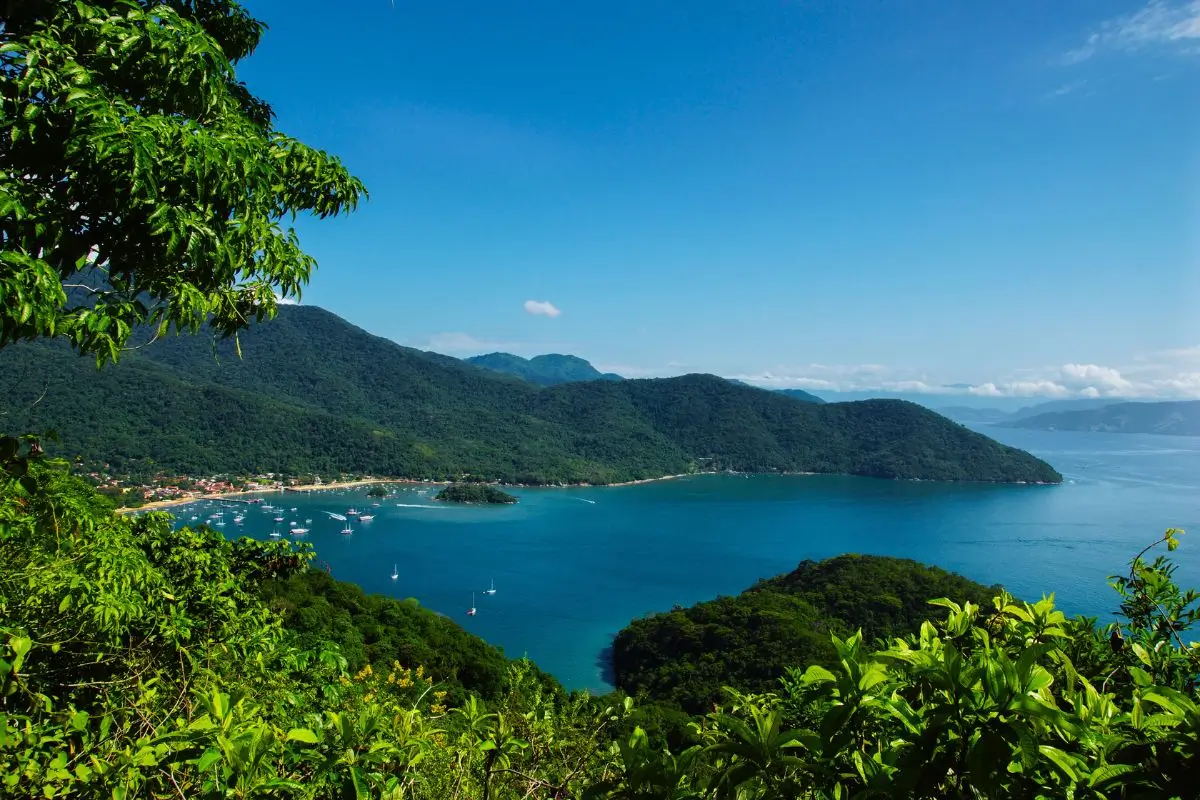 onde acampar no brasil ilha grande rj