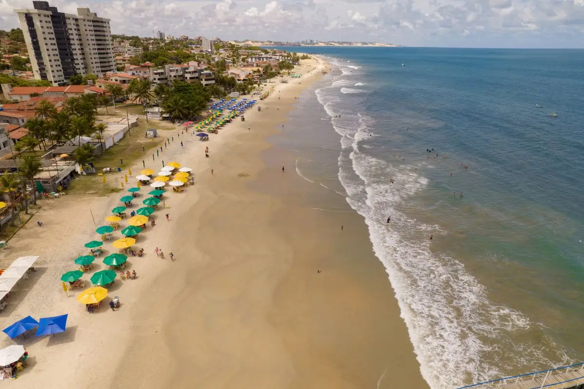 Brasil Amplia Destinos com Selo de Sustentabilidade: Líder em Praias e Marinas com Bandeira Azul