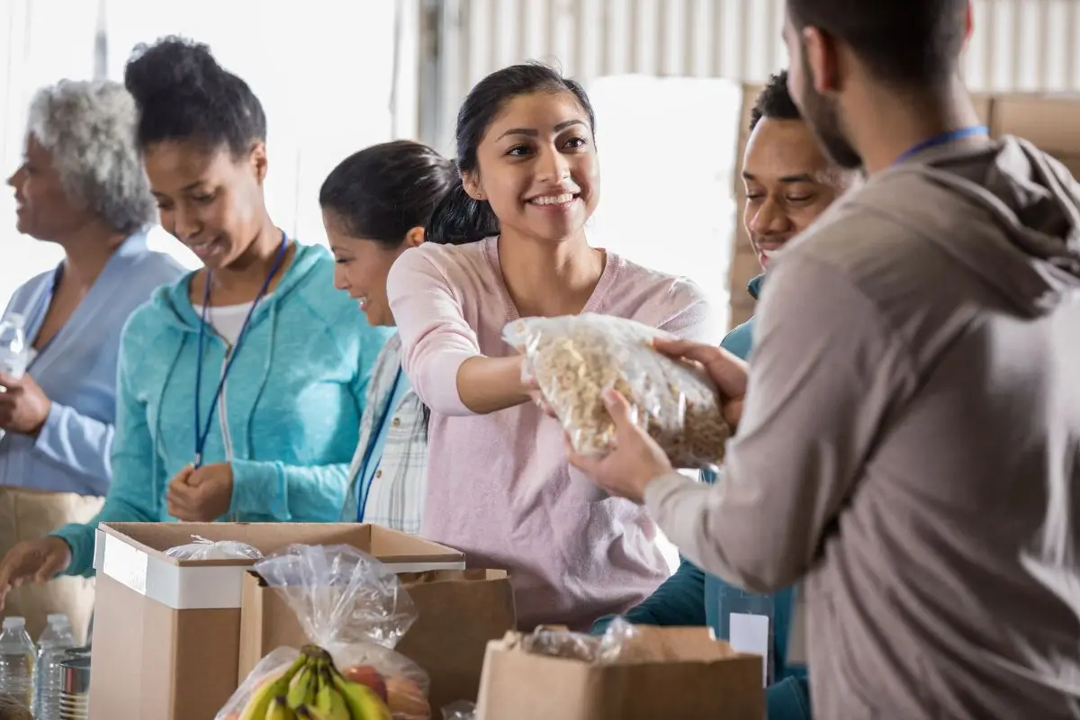 Descubra o Mundo e Transforme Vidas com o voluntariado: Tudo Sobre Turismo Voluntário