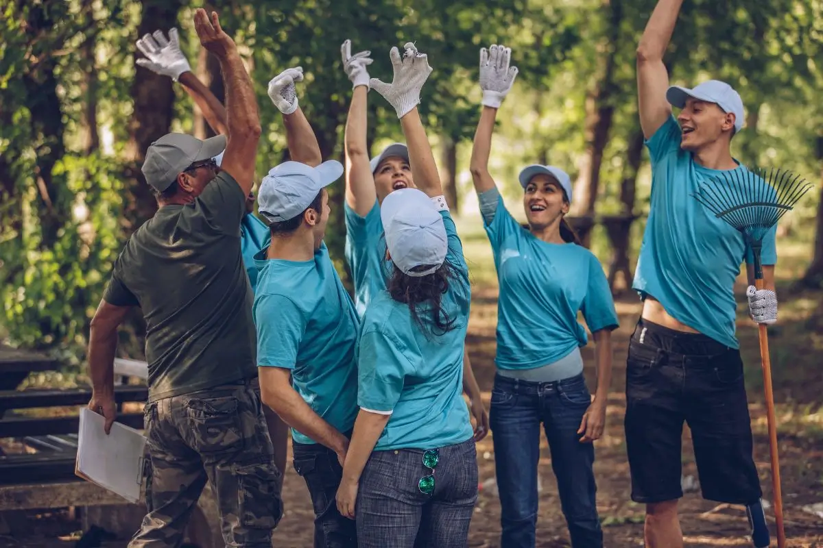 Descubra o Mundo e Transforme Vidas com o voluntariado: Tudo Sobre Turismo Voluntário