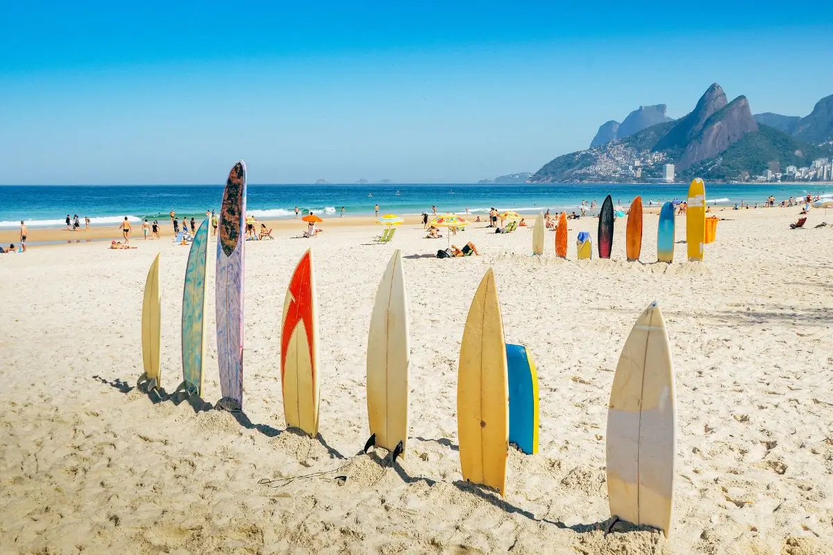 Pranchas de surf na praia de Ipanema, praias do Rio de Janeiro, rj