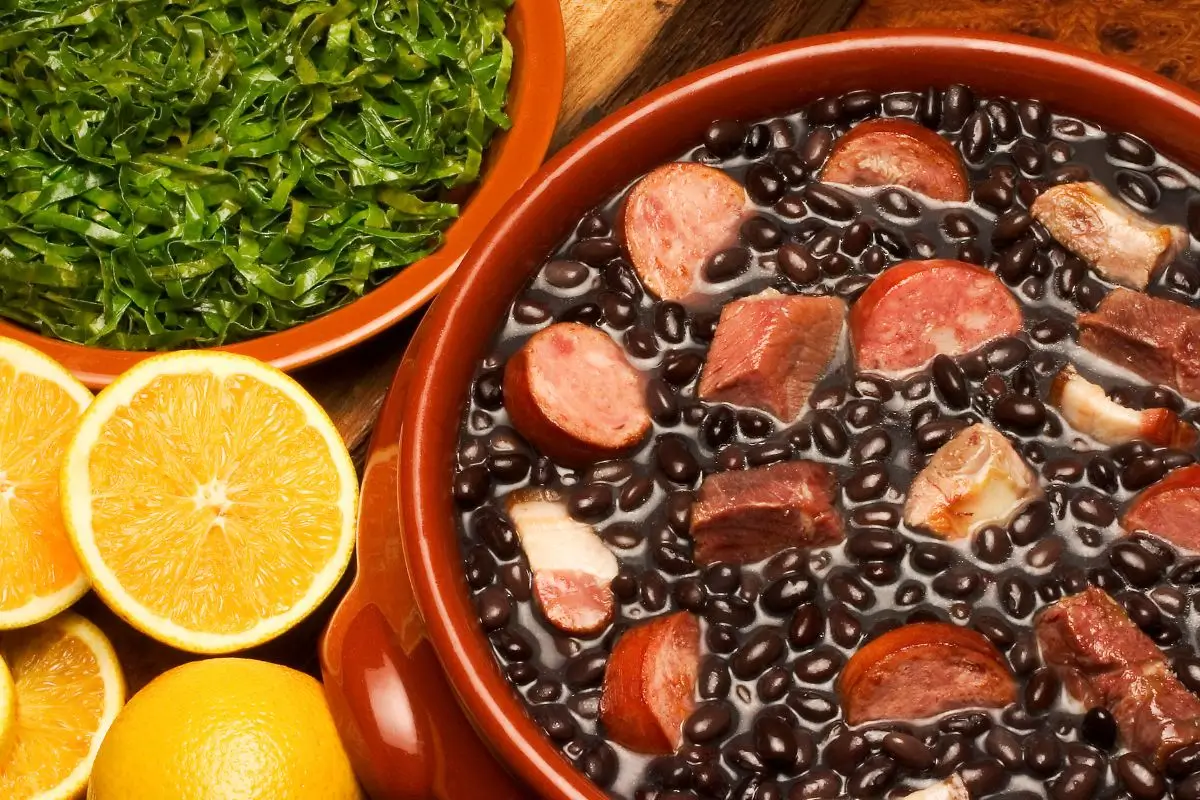 Feijoada: Origem, Cultura, Onde comer, Ingredientes, Receita