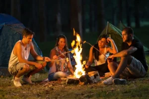 O que levar para acampar – fogueira e comida