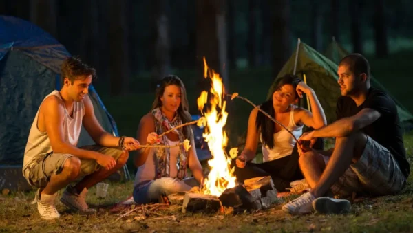 O que levar para acampar – fogueira e comida