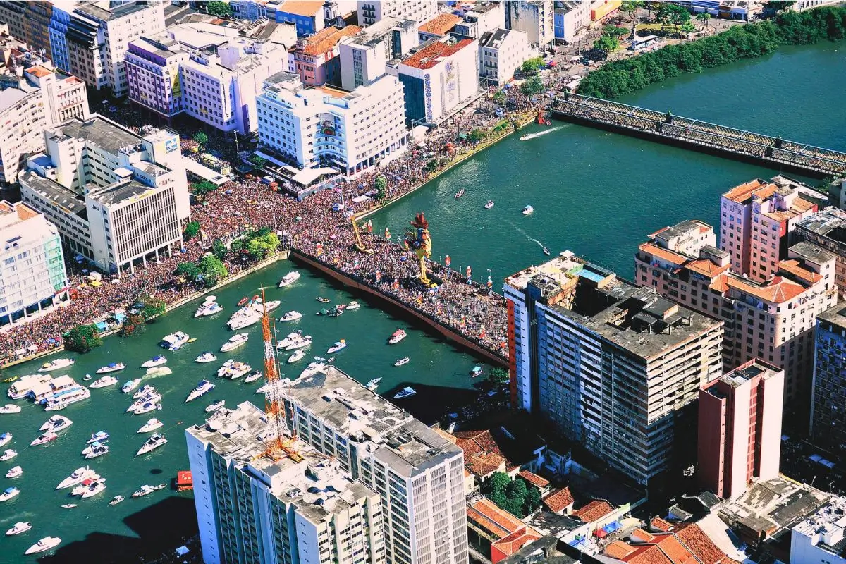 Galo da Madrugada: O Maior Bloco de Carnaval do Mundo